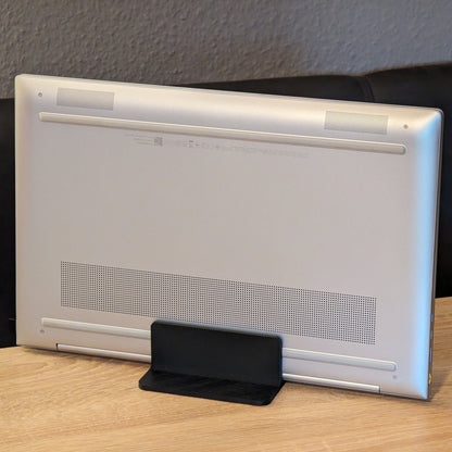 Minimalističko vertikalno postolje za laptop | Moderan stalak koji štedi prostor