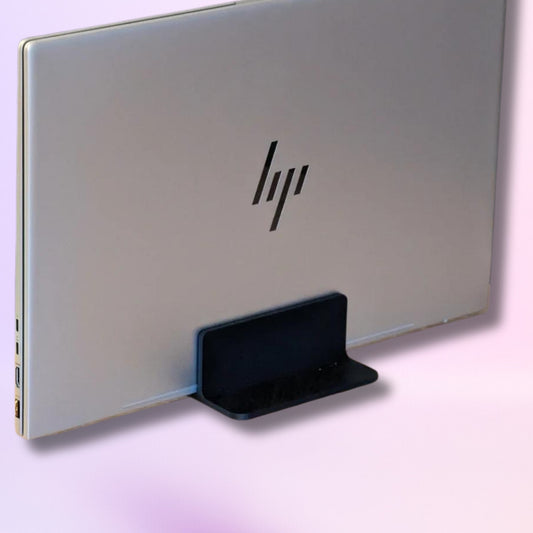 Moderno vertikalno postolje za laptop – lagano i minimalistično